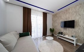 Modern And Central Home Near Beach In The Heart Of Antalya